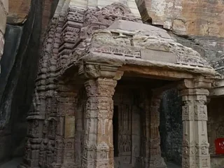 Chaturbhuj-Temple1