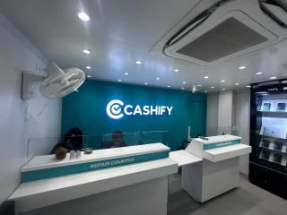 cashify-mobile-phone-store-sector-16-rohini-delhi-reception-scaled-1